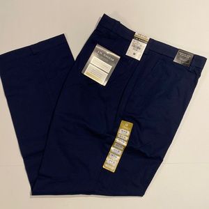 J.M. Haggar SZ 40 x 32 Classic Fit Navy Flat Front Khaki Casual Pants New D22